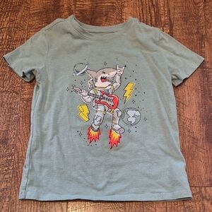 Cat & Jack Astronaut Shark Tee in Light Green Sz 6/7